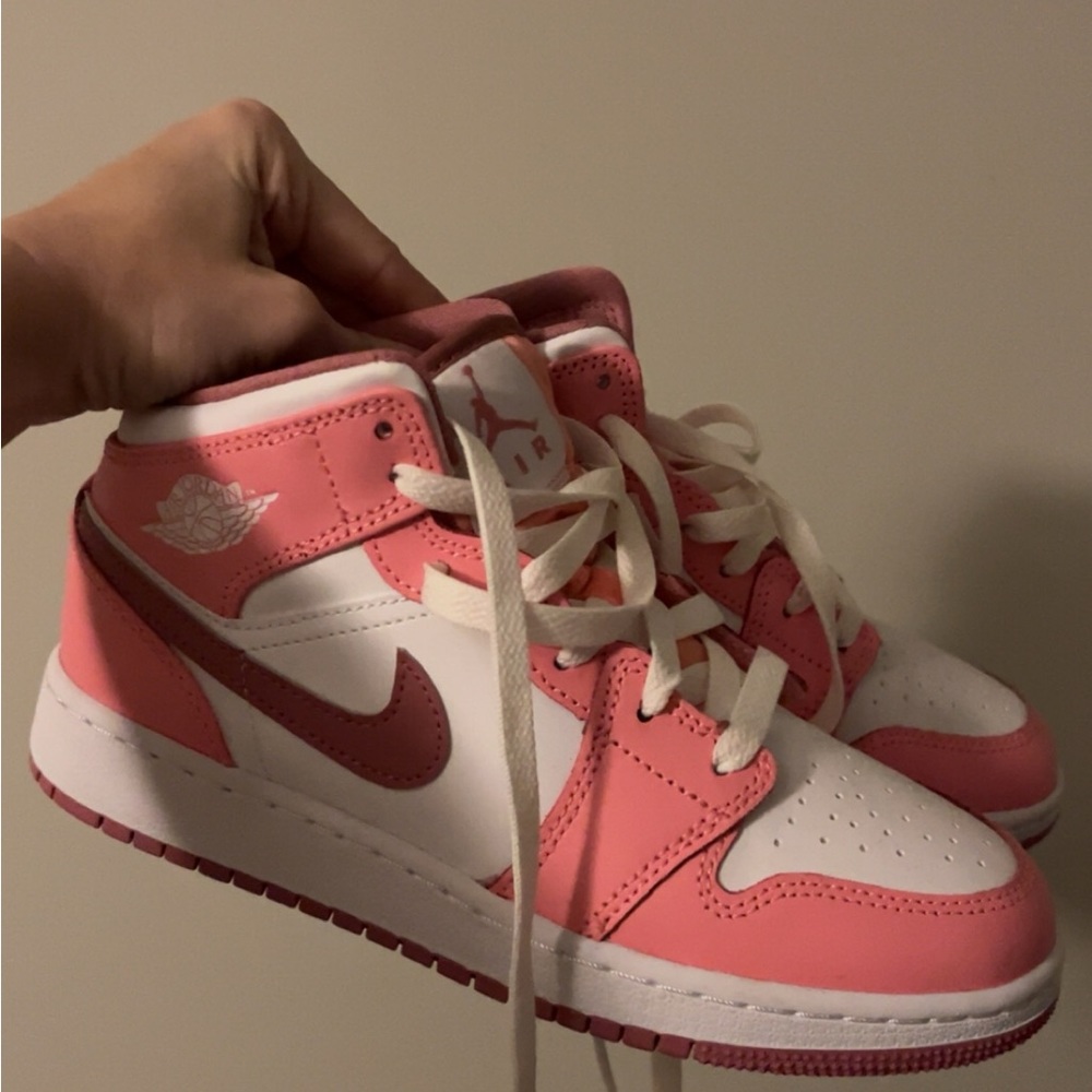 Kids size 4. Brand new.